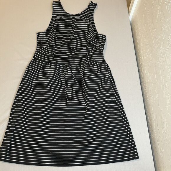 Madewell Pierside Sz M Sleeveless Striped Black & White Knit Mini Dress Pockets - Picture 3 of 11